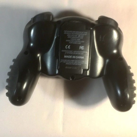 Game Cube Wireless Controller from Mad Catz - Picture 4 of 7